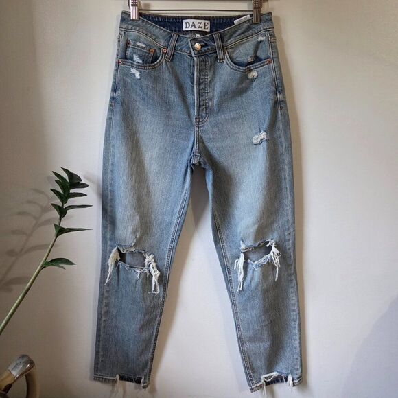 EUC LIKE NEW DAZE TOUGH LOVE DESTROYED MOM JEAN SIZE 26 - Picture 1 of 16